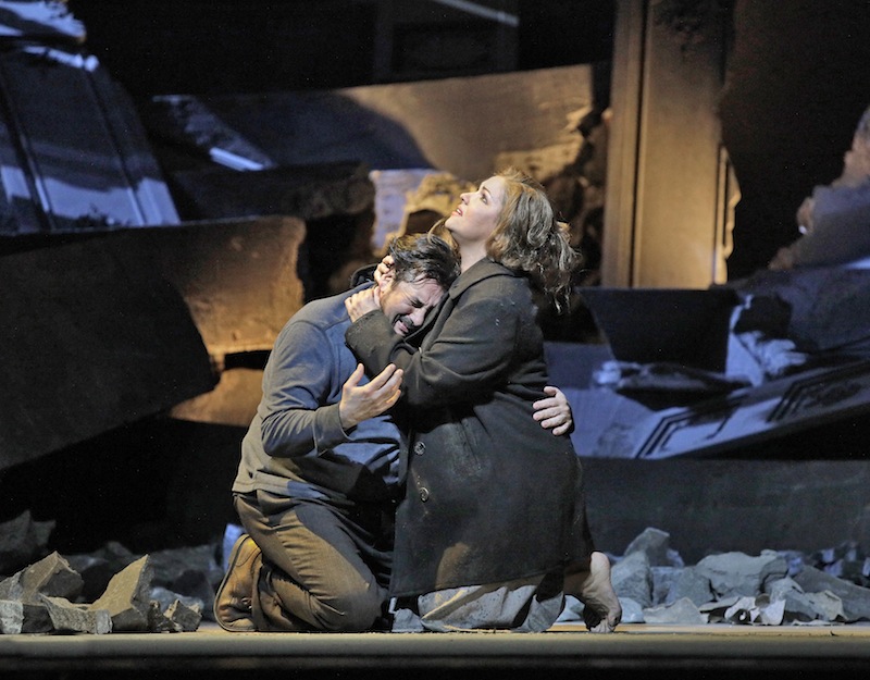 Anna Netrebko and Marcelo Alvarez star in Puccini's "Manon Lescaut" at the Metropolitan Opera. Photo: Ken Howard