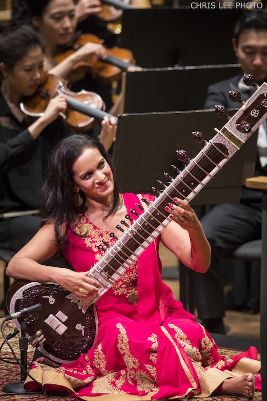 Anoushka Shankar performed Ravi Shankar's "Rāgā-Mālā" with Manfred Honeck and the New York Philharmonic Friday night. Photo: Chris Lee