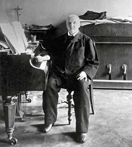 Anton Bruckner's Symphony No. 7 was performed by Daniel Barenboim and the Staatskapelle Berlin Friday night at Carnegie Hall.