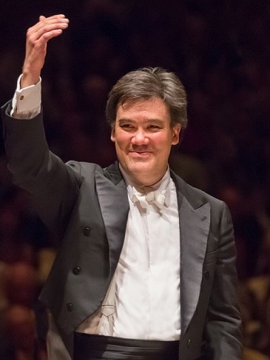 Alan Gilbert conducted the New York Philharmonic in music of Brahms, Salonen and Thorvaldsdottir Friday night at David Geffen Hall. 