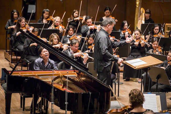 Alan Gilbert conducted the New York Philharmonic in Bernstein's Symphony No. 2 "Age of Anxiety" with piano soloist Makoto Ozone Thursday night at David Geffen Hall. Photo: Chris Lee