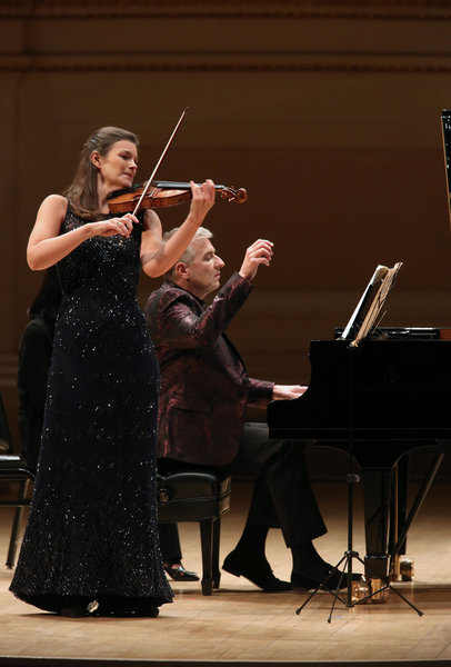 Janine Jansen performed with Jean-Yves Thibaudet in her "Perspectives " program Sunday at Carnegie Hall. Photo: Steve J. Sherman