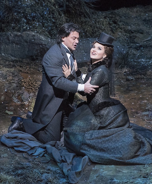 Olga Peretyatko-Mariotti and Vittorio Grigolo in Donizetti's "Lucia di Lammermoor" at the Metropolitan Opera. Photo: Jonathan Tichler