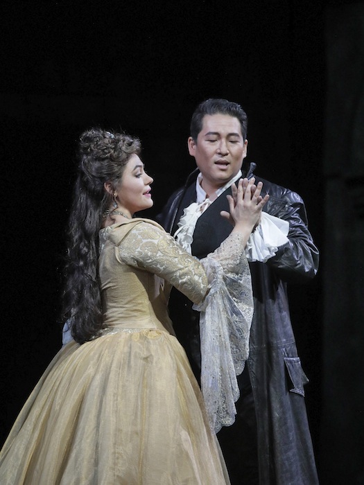 AiIyn Perez and Andrea Shin starred in Gounod's "Romeo et Juliette" Monday night at the Metropolitan Opera. Photo: Ken Howard