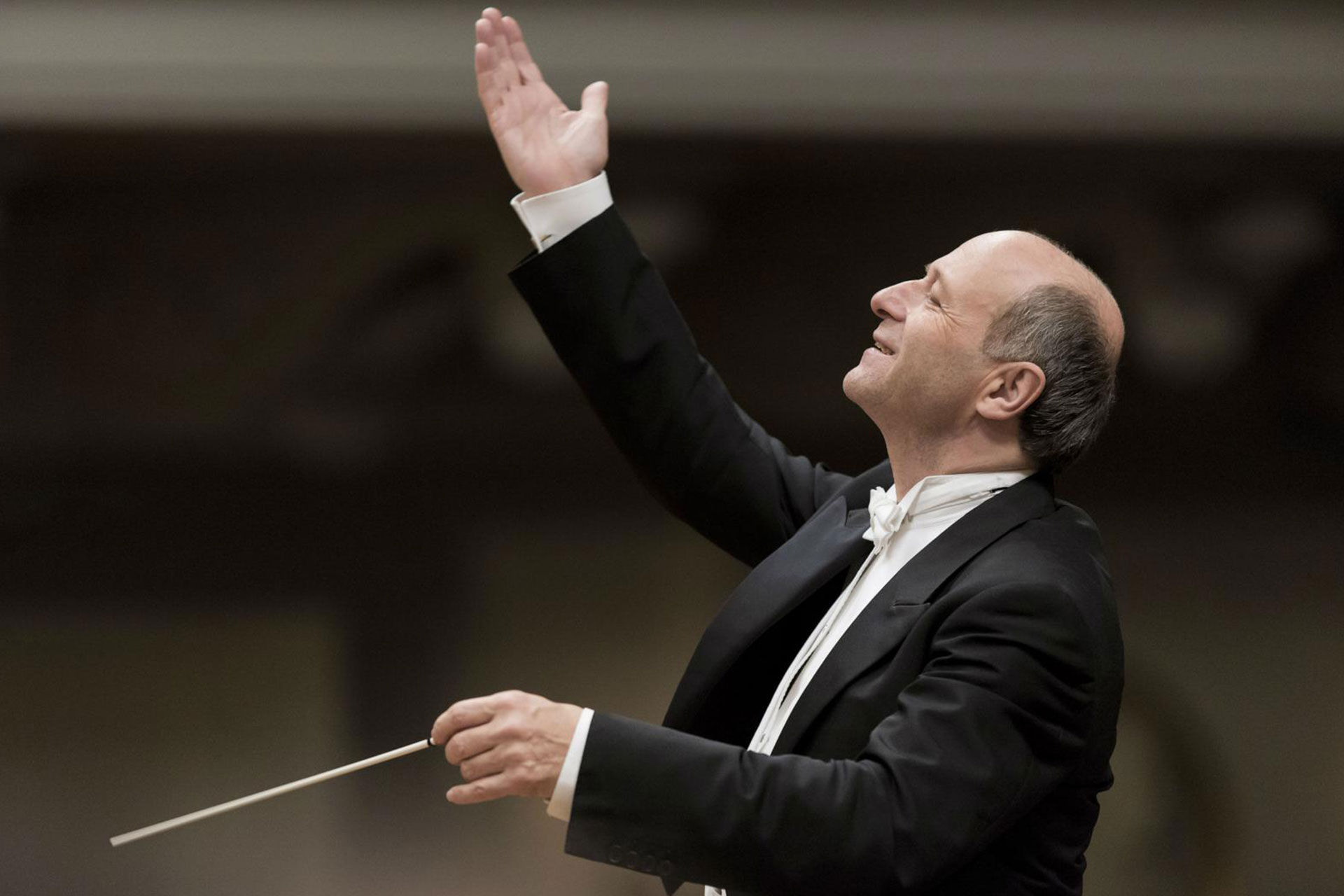 Fischer leads BFO in a superficial traversal of Mahler’s depths