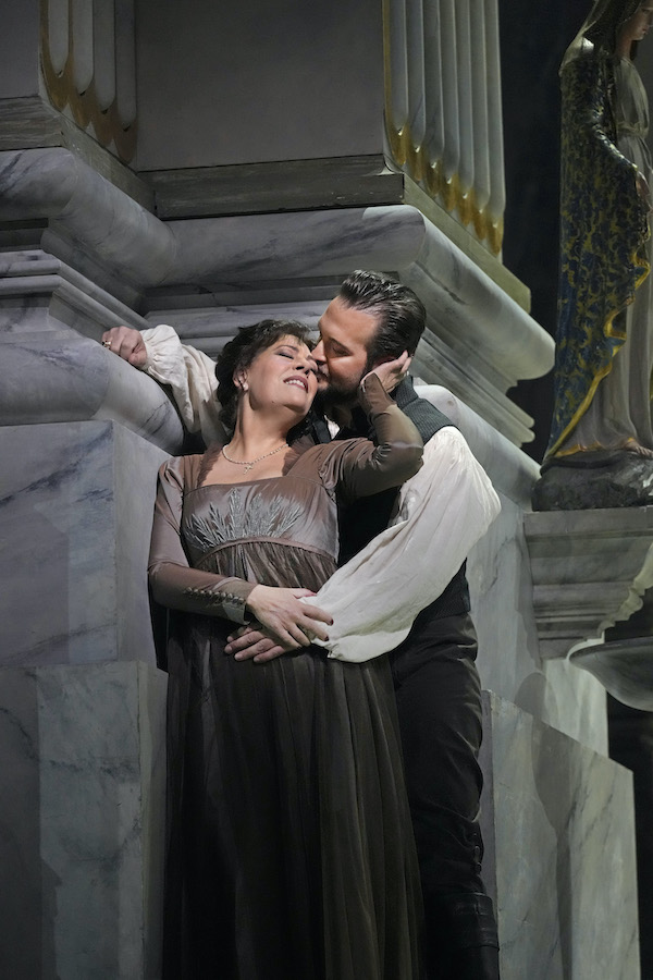 Radvanovsky's memorable portrayal lifts Met's “Tosca”