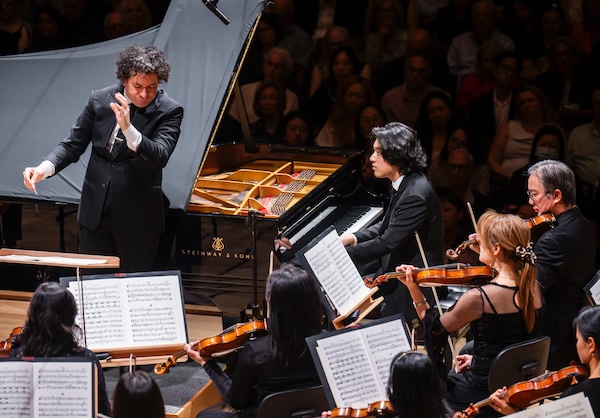 Dudamel, Philharmonic take a step forward with season-opening program